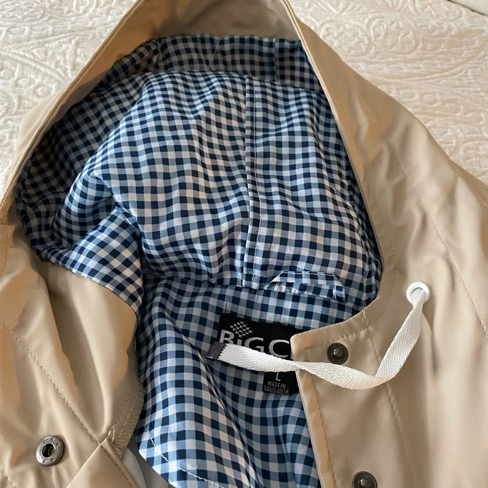 Rain coat with hood